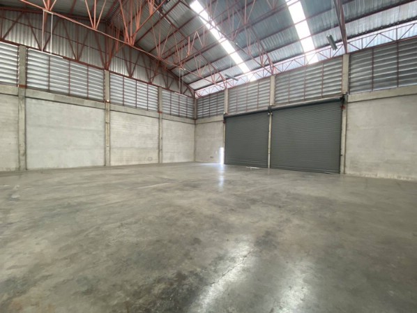 ให้เช่าโรงงานโกดังเดี่ยวเป็นส่วนตัว ขนาด 850 ตร.ม. บริเวณซอยพระยาสุเรนทร์ รามอินทรา 109 รถคอนเทรนเนอร์เข้าได้ ใกล้รถไฟฟ้า,ทางด่วนจตุโชติ,ห้างแฟชั่นไอซ์แลนด์,รพ.นวมินทร์ ถนนรามอินทรา